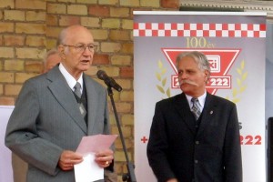 100_eves_taxi005.jpg