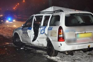 Oszlopra csavarodott a taxi Miskolcon