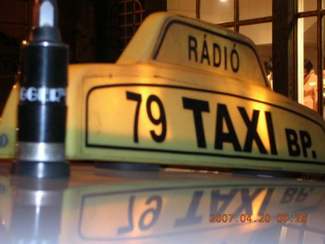 Taxistámadás