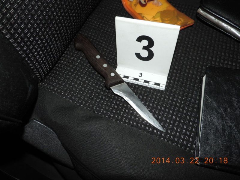 Késsel vitte el a taxit