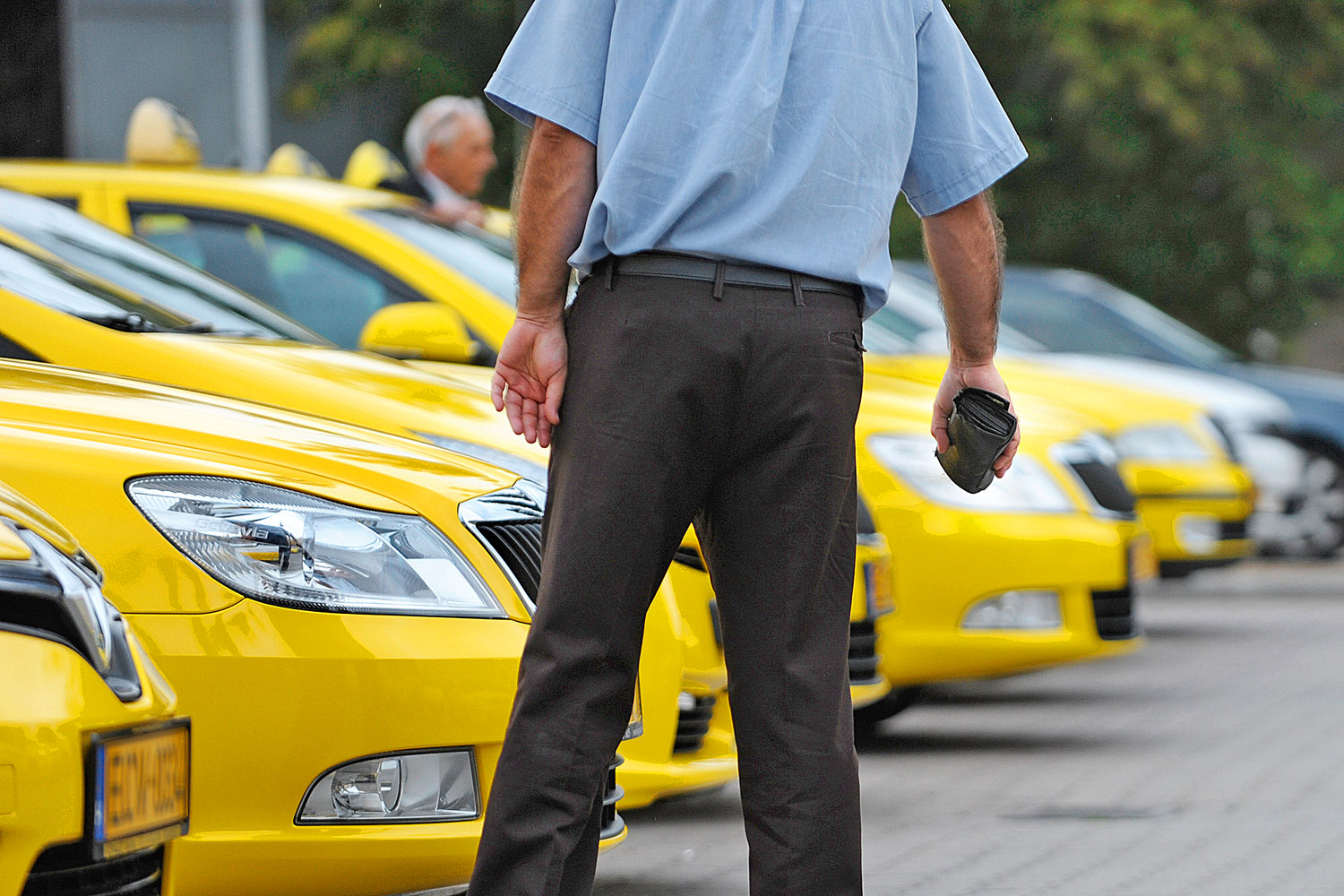 Nem sikerült eltüntetni a csaló taxisokat