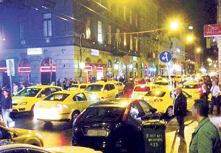 Csütörtök reggel újabb demonstrációba kezdenek a budapesti taxisok