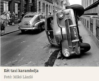 Két taxi karambolozott a pesti belvárosban